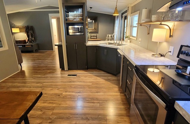 The Hillway House of Athens-Pet Friendly, 3mins from I65!