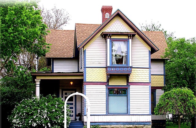 The Historic A.C. Carter House - River Romance on the La Crosse Historical Tour!
