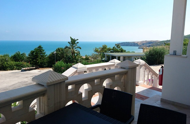THE HOUSE ON THE BEACH in Peschici