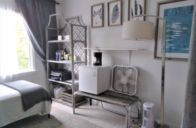 The International Gem Room! Central - Clean - Affordable