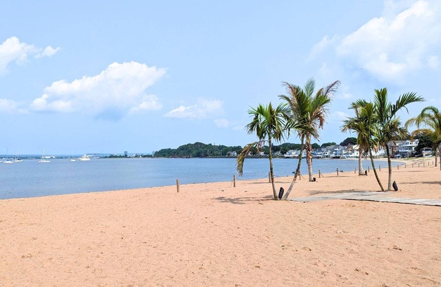 The Jewel of The Cove - Historic Coastal Retreat, Seaside Hideaway