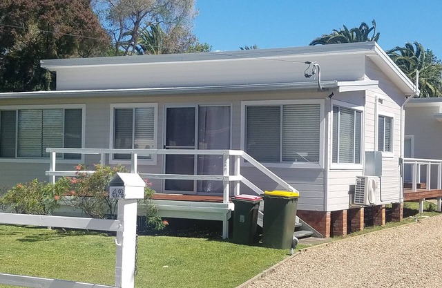 The Lake Shack- Lake Conjola