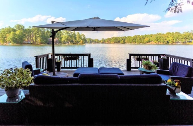 The Lakeside Cottage