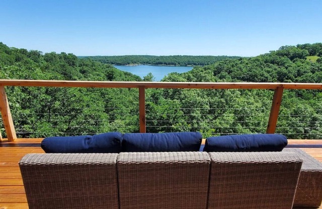 The Lakeview Hideaway