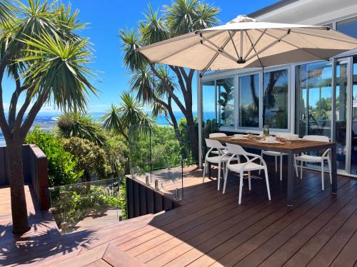 The Lighthouse - Free Breakfast with Stunning Mountain & Sea Views