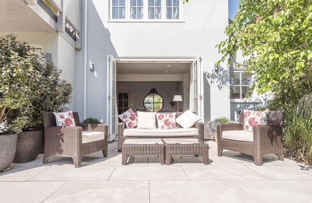 The Lily Pad - sleeps 2 guests in 1 bedroom
