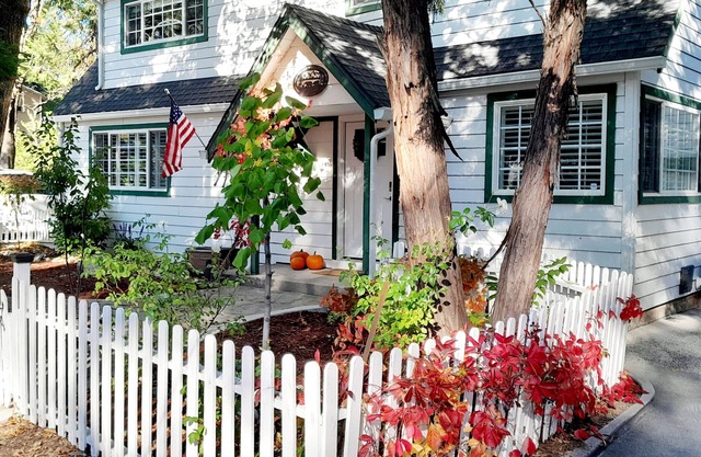 The Lily Pond Cottage, Lake Arrowhead, CA