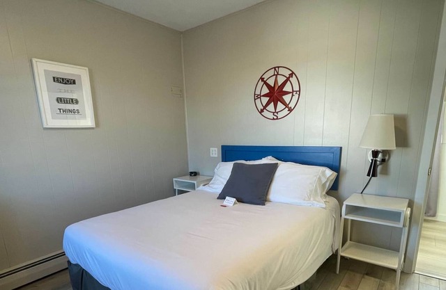 THE LITTLE VILLAGE , Full Bed 108