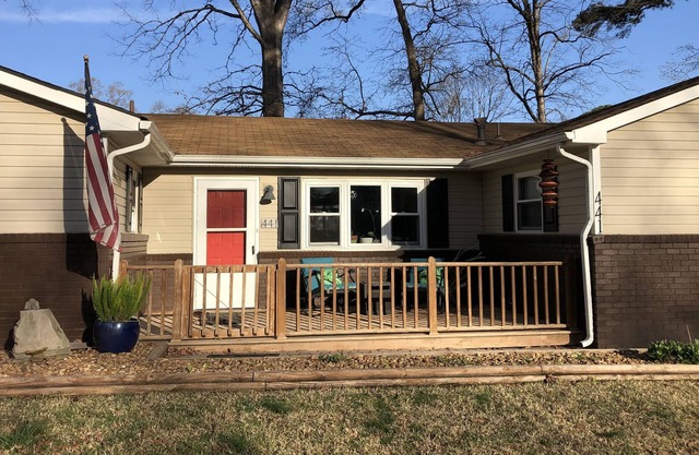 The Love Shack, 6 NIGHT MINIMUM, no additional fees