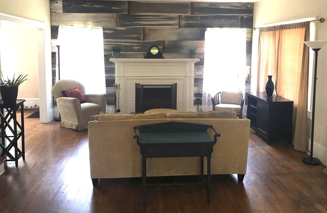 The Lovely Tower Bungalow - Tower District of Fresno, CA