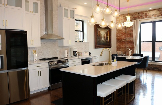 The Luxe High Roller! 2 bed apt in Metropolis near Harrah's Casino! Pet friendly