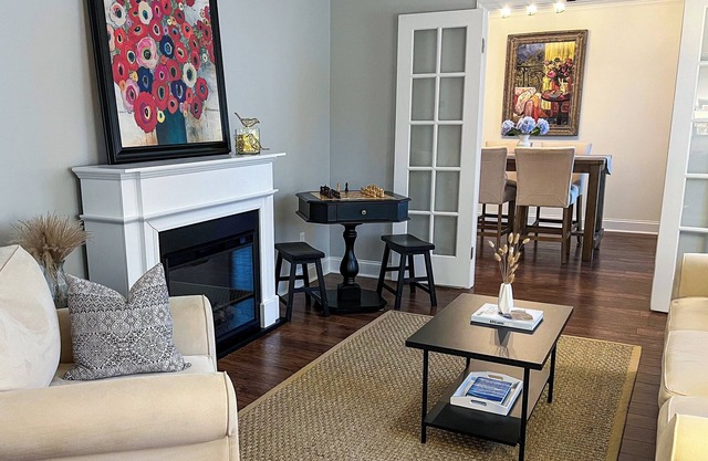The Maple House: Entire Home Next to DT Cary Park