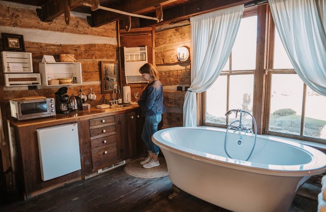 The Mast Farm Inn