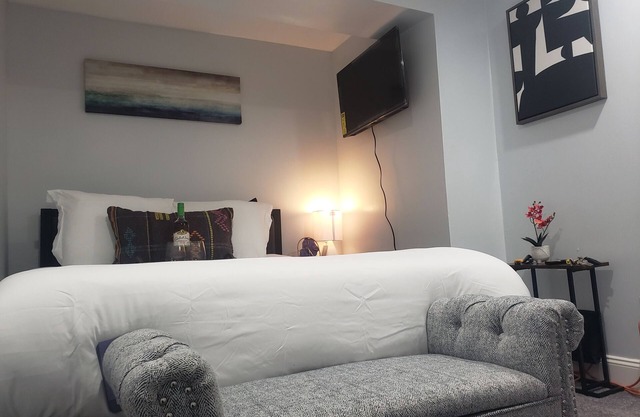 The Micro-Suite at The Eden Park Inn *Tiny Apt