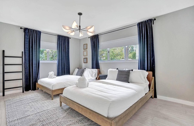 The Midnight Suite 2BD/2BA Miami Beach Lincoln Ste