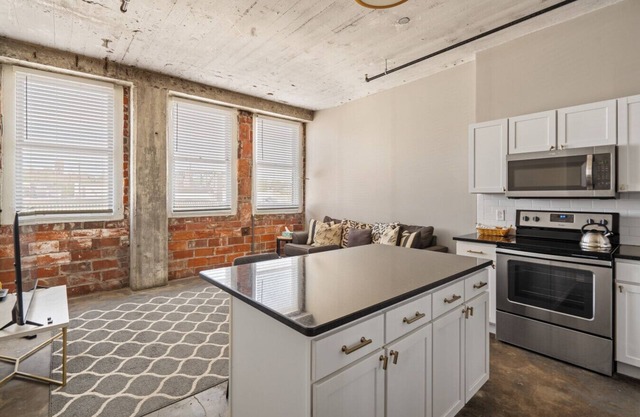 The Nelson Lofts - Unit 6 (1 BR)