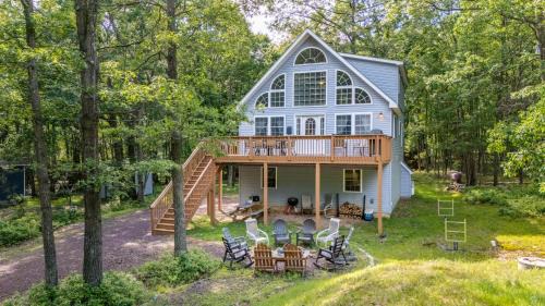The Nest at Brier Crest by AvantStay Game Room Expansive Deck Fire Pit