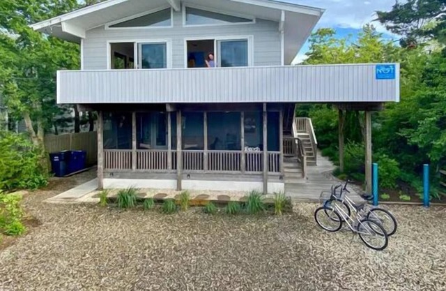 The Nest is a spacious 4 bedroom, 2 bath home just 1.5 short blocks to the beach.