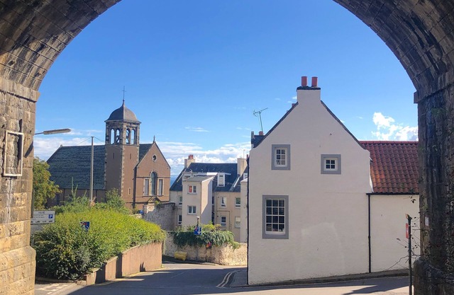 The Nethergate. Cosy cottage in Fife two minutes walk from beach. Dogfriendly