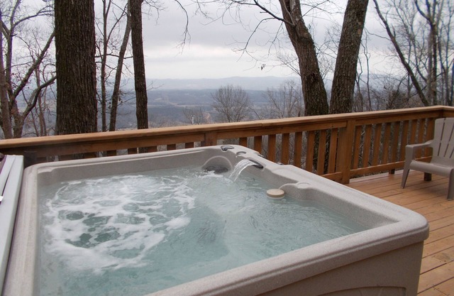 The Newly Renovated Treehouse Cabin with Incredible Views and Hot Tub
