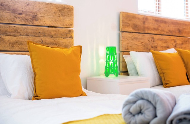 The Nook, Close to Swansea City Centre