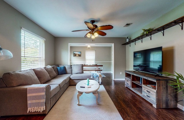 The Oasis! Charming 3BR Near All The Best Beaches!