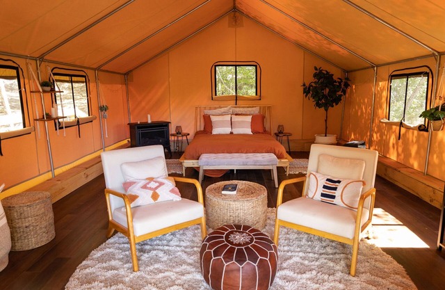 The Oriole's Nest: GLAMPING IN THE CANOPY