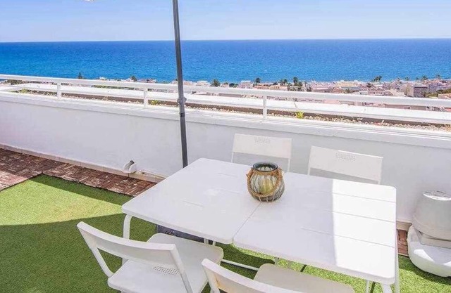 The Panoramic. Apartment with sea views