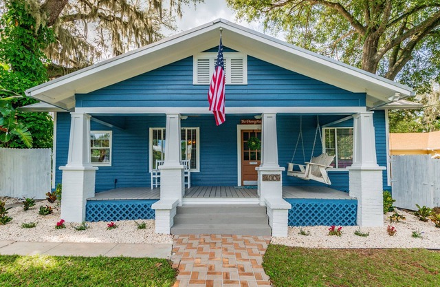 The Penny House - Newly Updated 1925 Bungalow - Downtown Location! Event Ready!