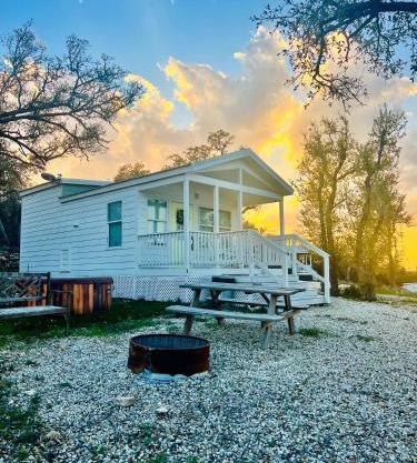 The Perch- Texas Tiny Haus with amazing views