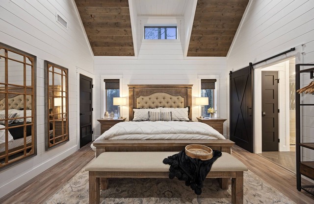 The Perfect Blend-Luxury Romantic Cabin w/Hot Tub & Outdoor Gas Fireplace