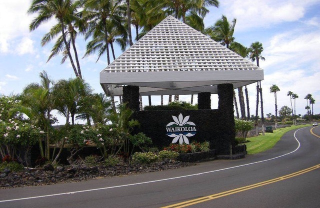 The PERFECT Vacation Condo, close to beaches, shopping, discounted golf