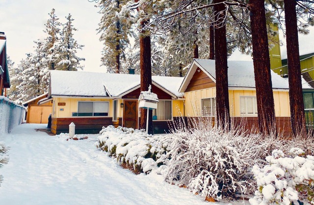 The Petite Cabin - Close to Village & Lake, Barbecue