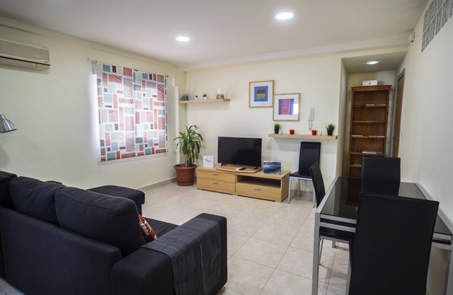 THE PHOTOGRAFIC FLAT
