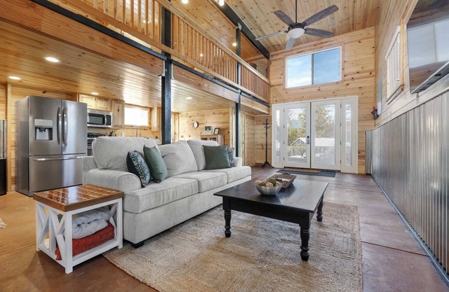 The Pine Loft Family-Friendly Nature Retreat