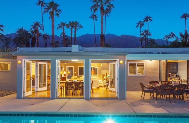 The Quintessential at Deepwell - Very Private Pool Yard! Read The Reviews!