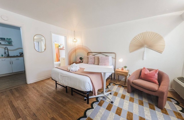 The Rainbow Room | 1 BR 1 BA Studio Apartment
