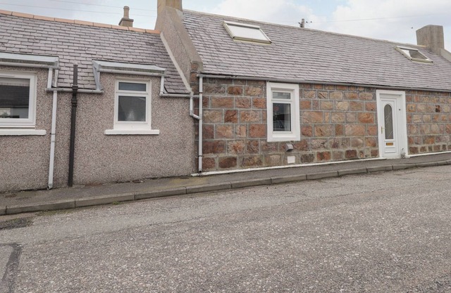 THE RETREAT, family friendly, country holiday cottage in Portknockie