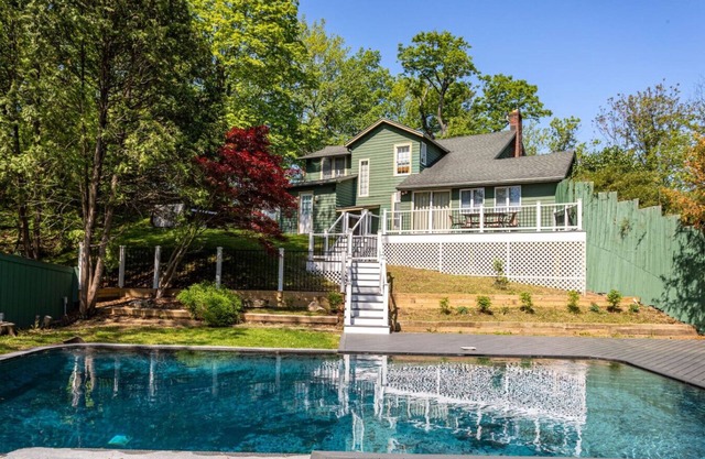 The Ridge House: Hot Tub, Pool