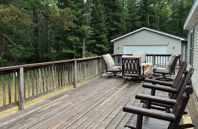 THE RIVER HOUSE