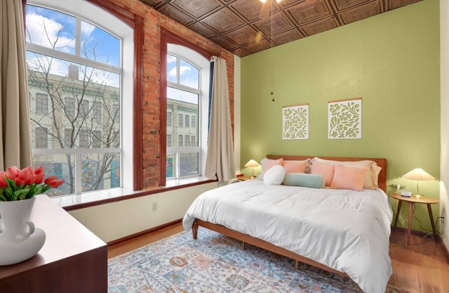 The Riverdale: Downtown Cory Block Apartment