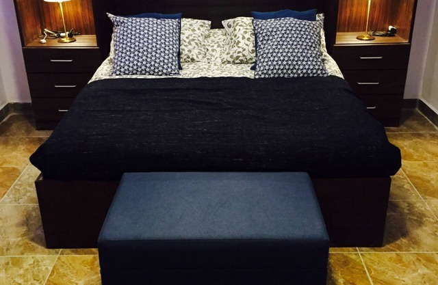 The Royal Luxury Superior Queen cot