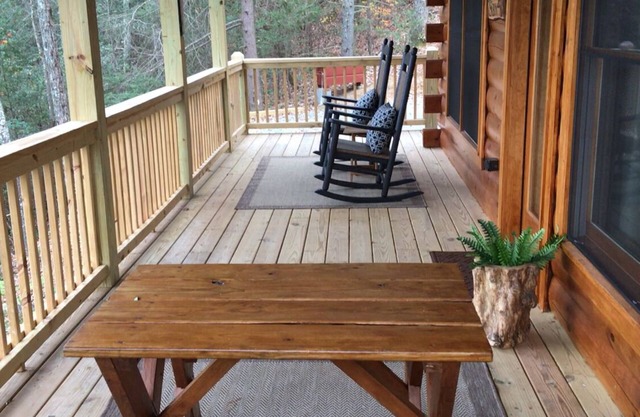 The Rusty Goat-Year-round Mountain View, King-sized bed, highspeed internet!