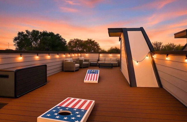 "The Ryman" 4BR Haven with Scenic Rooftop