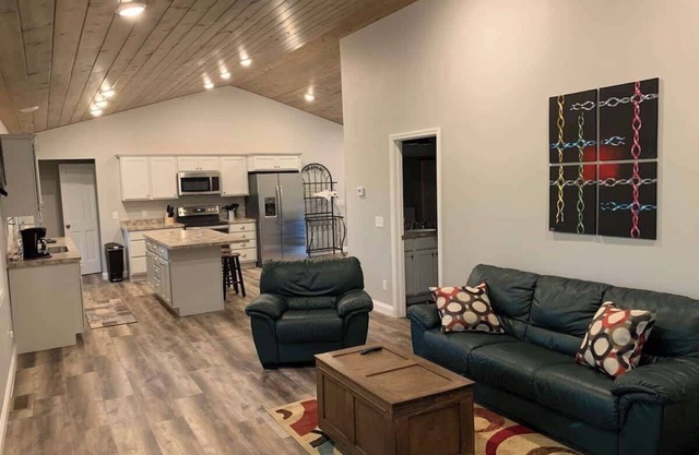 The Sansa Suite at Brants Apple Orchard