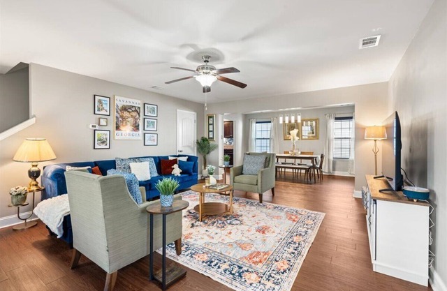 The Savannah Retreat-4BR/2.5 BA Home In Charming Savannah