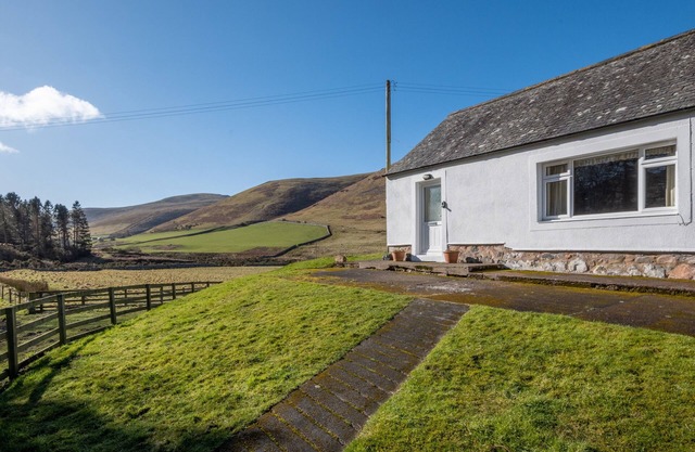 The School House - Two Bedroom House, Sleeps 4