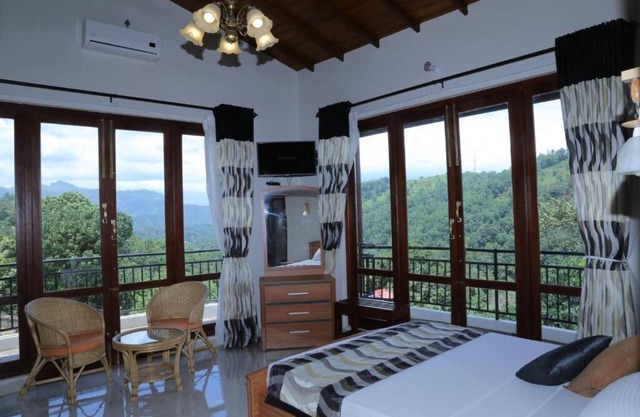 The Springfields Kandy