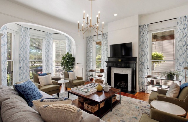 The Squares of Savannah: Spacious Home Overlooking Forsyth by Lucky Savannah