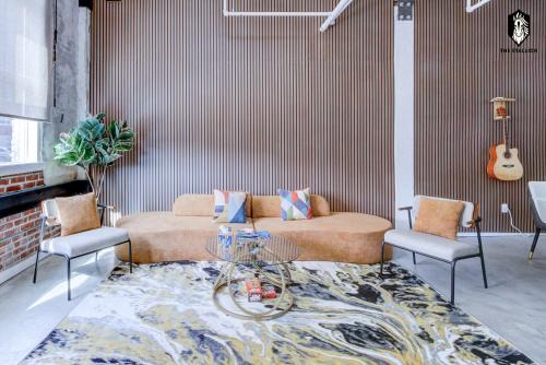 The Stallion #107 - Modern Spacious Loft in Downtown with free parking